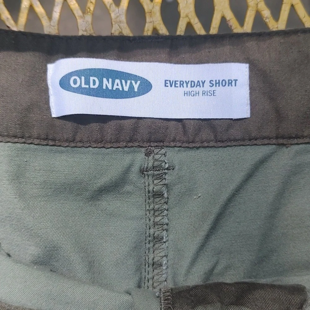 Shorts - Picture 2 of 5